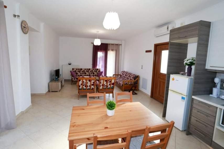 Nikiti View Apartment Esterno foto